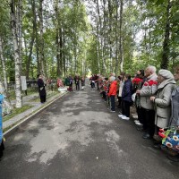 Возложение цветов на Лахтинском кладбище